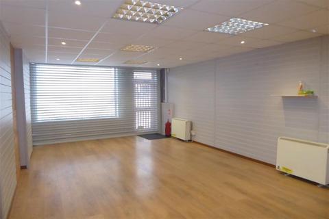 Retail property (high street) to rent - 130 Chilwell Road, Beeston, NG9 1ES