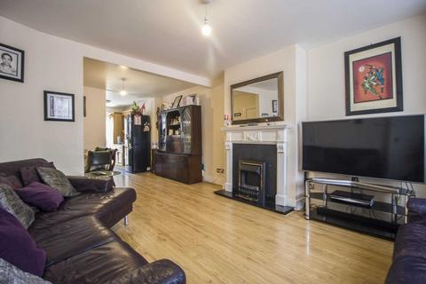 173 Walton Road, London, E12 5RN