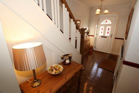27 Bond Road, Barnsley, S75 2TW