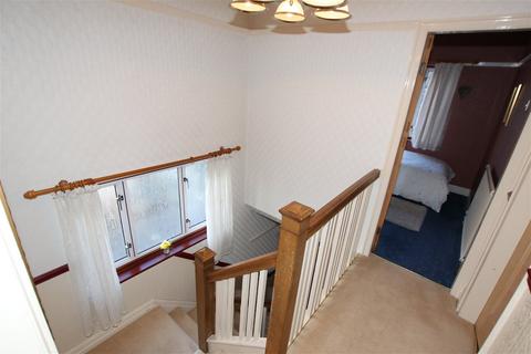 27 Bond Road, Barnsley, S75 2TW