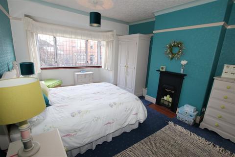 27 Bond Road, Barnsley, S75 2TW