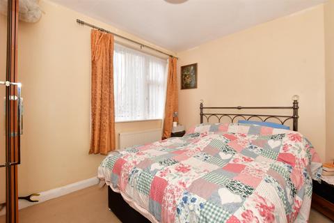2 bedroom ground floor maisonette for sale - Kingsley Gardens, London
