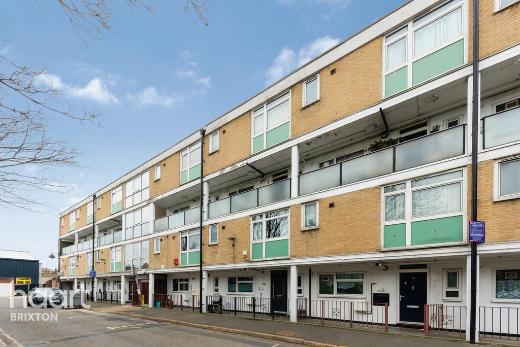 Styles Gardens, London, SW9 4 bed apartment - £400,000
