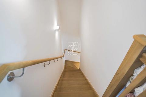 2 bedroom flat to rent, Lookout lane, London, E14