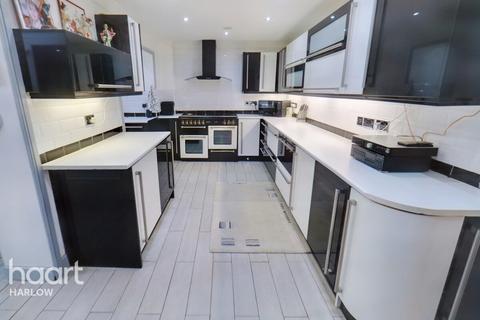 94 Perry Spring, Harlow, CM17 9DH