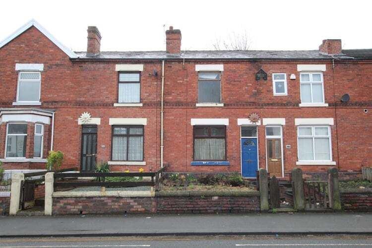 Wigan Road, AshtoninMakerfield... 2 bed terraced house £50,000