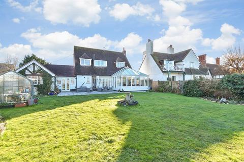 Links Cottage Madeira Road, Littlestone, New Romney, TN28 8QX