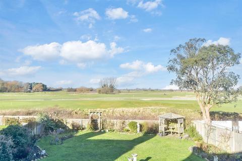 Links Cottage Madeira Road, Littlestone, New Romney, TN28 8QX