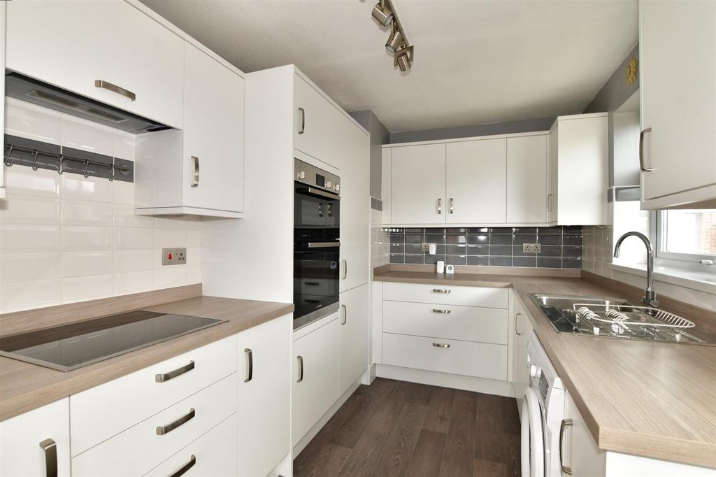 Beechwood Close, St. Marys Bay, Kent 2 bed semidetached bungalow for sale £310,000