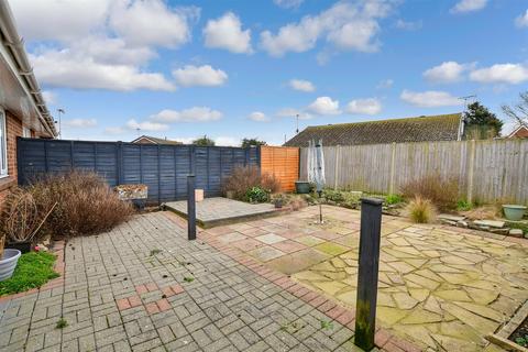 33 Beechwood Close, St Marys Bay, Romney Marsh, TN29 0XF
