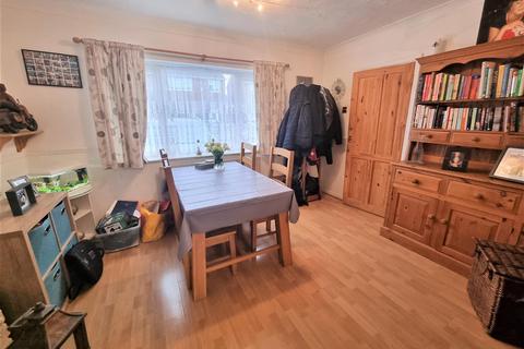 47 Hamilton Close, Feltham, TW13 4PT