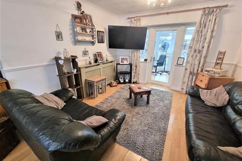 47 Hamilton Close, Feltham, TW13 4PT