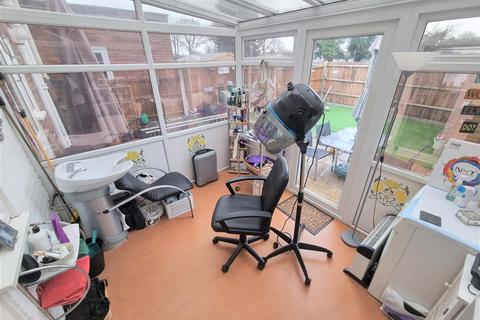 47 Hamilton Close, Feltham, TW13 4PT