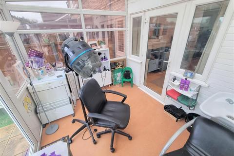 47 Hamilton Close, Feltham, TW13 4PT