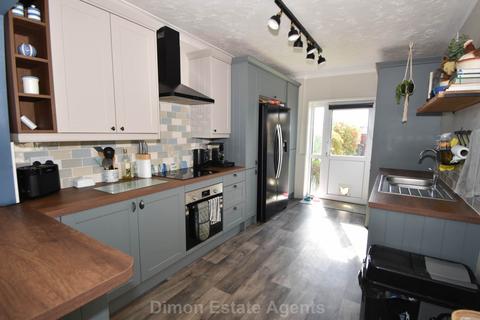4 bedroom terraced house for sale, Sydney Road, Gosport