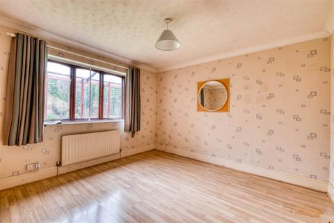 13 Feckenham Road, Headless Cross, Redditch, B97 5AS