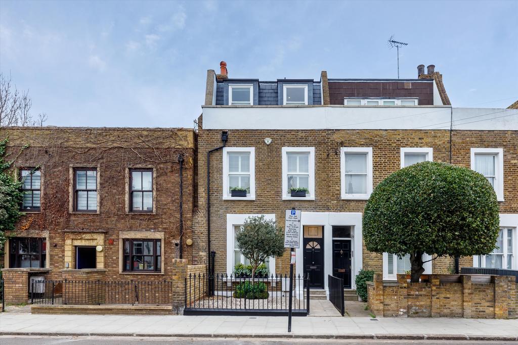 Britannia Road, Fulham, London, SW6. 5 bed terraced house for sale £