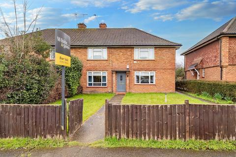 58 Upfield, Horley, RH6 7LF