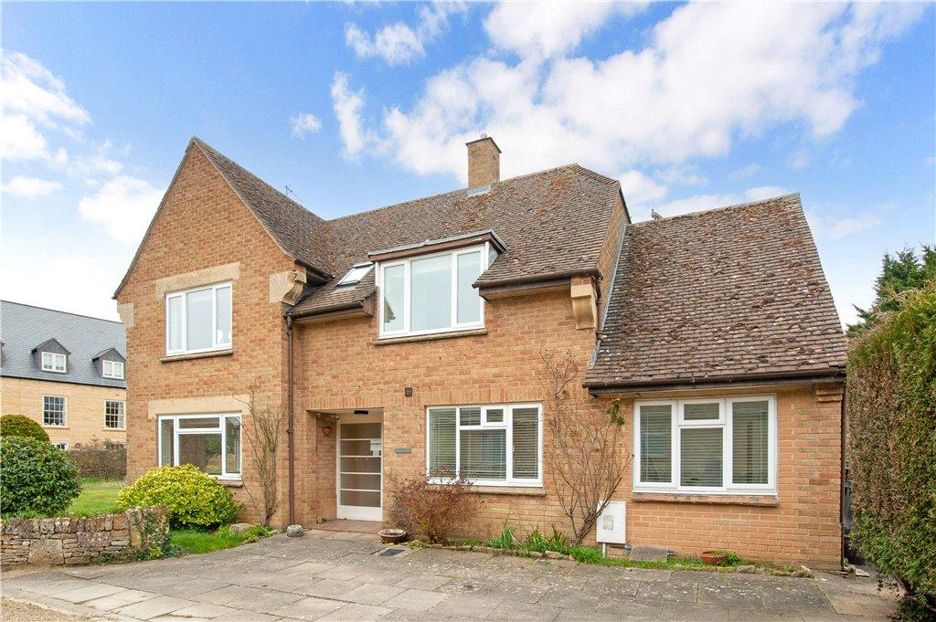 Hospital Road, MoretoninMarsh... 4 bed detached house £1,950 pcm (£450 pw)