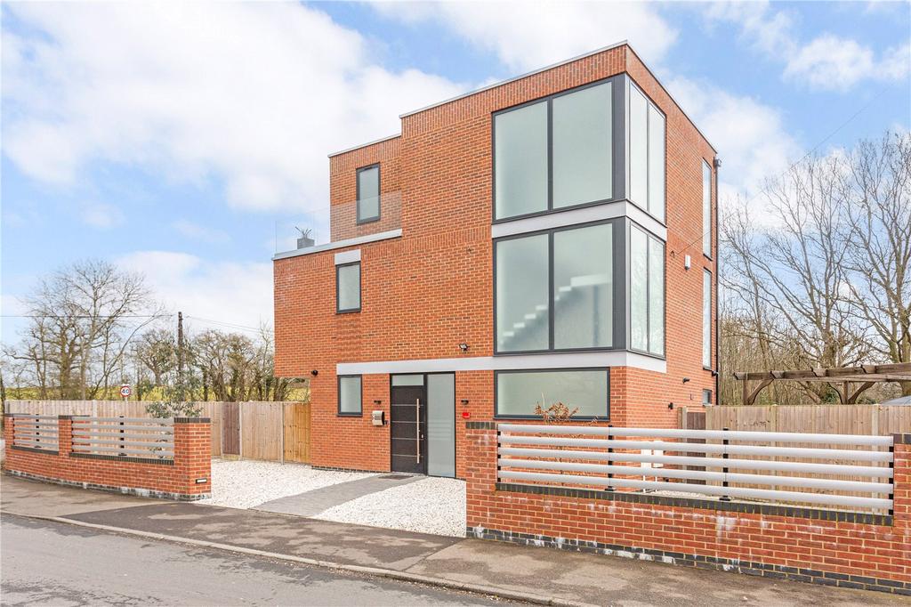 Geddes Road, Bushey, WD23 4 bed detached house £1,000,000