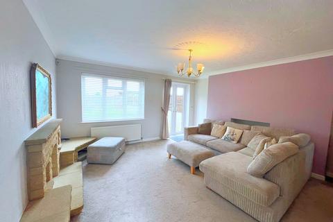 3 bedroom semi-detached house to rent, Bearwood, Bournemouth