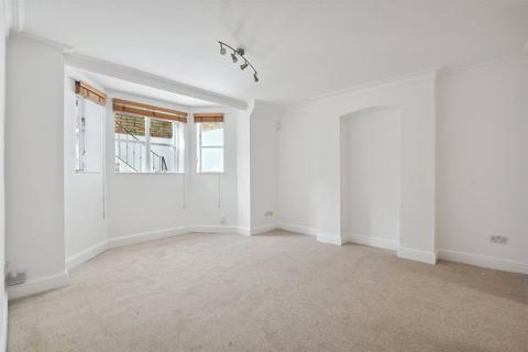 3 bedroom apartment to rent, Highgate Avenue, London, N6