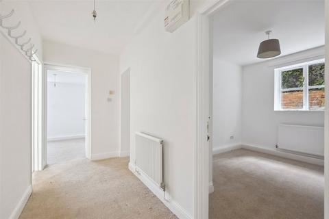 3 bedroom apartment to rent, Highgate Avenue, London, N6