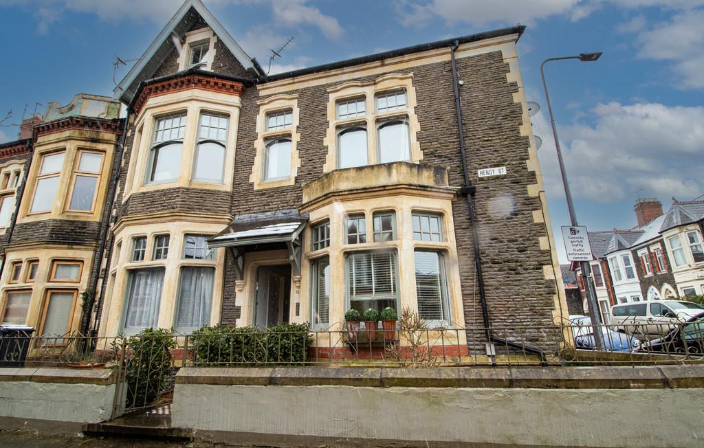 Hendy Street, Roath, Cardiff 1 bed ground floor flat £900 pcm (£208 pw)