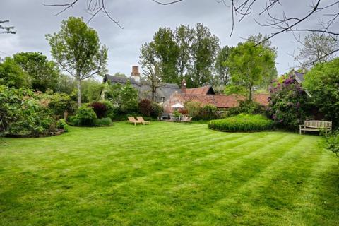 4 bedroom detached house for sale, Bunwell, Norwich