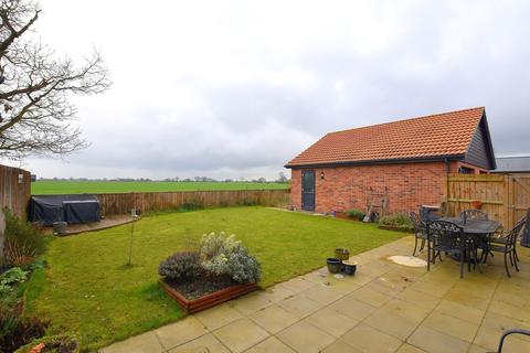 9 Dunningham Drive, Raydon, Ipswich, IP7 5FN