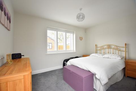 9 Dunningham Drive, Raydon, Ipswich, IP7 5FN