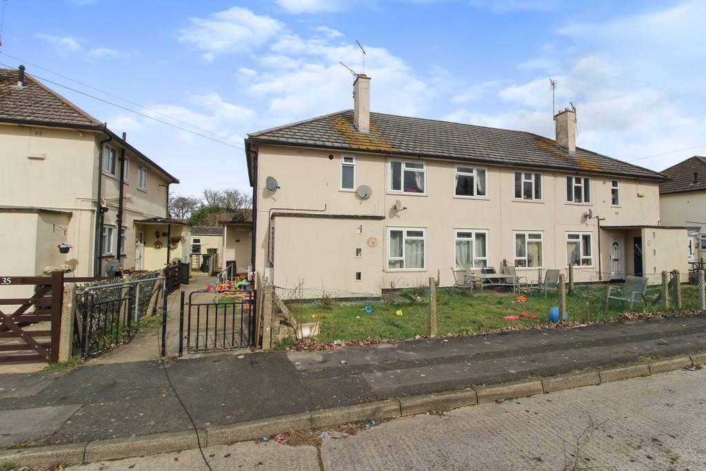 Moredon Park, Moredon, Swindon 2 bed apartment to rent £825 pcm (£190 pw)