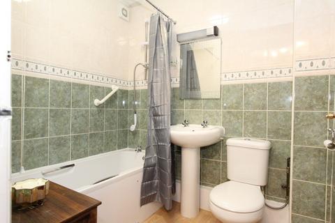 2 bedroom ground floor flat to rent, Greenhill Main Road, Sheffield