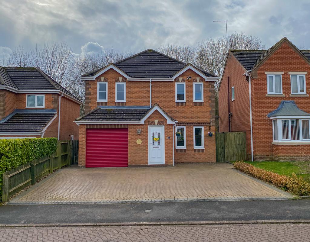 Cheriton Close Daventry NN11 0GD 4 bed detached house £345,000