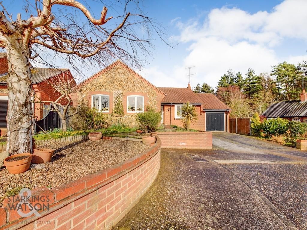 Rowan Way, Fakenham 3 bed detached bungalow £350,000