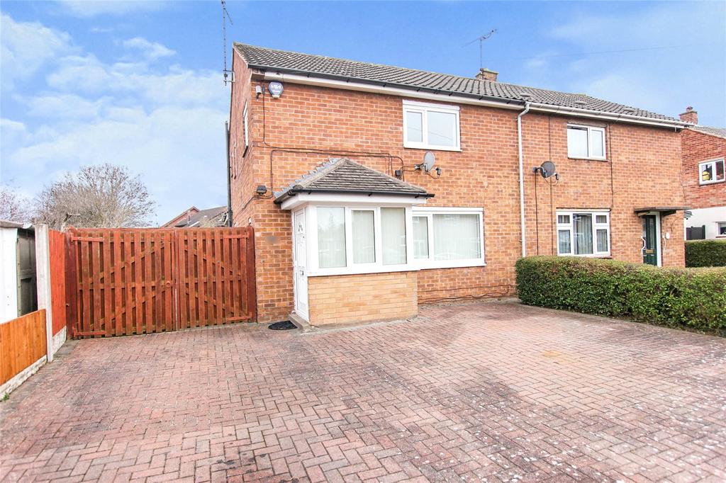 Dukesway, Upton, Chester, CH2 3 bed semidetached house £1,000 pcm (£