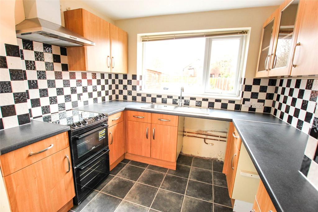 Dukesway, Upton, Chester, CH2 3 bed semidetached house £1,000 pcm (£