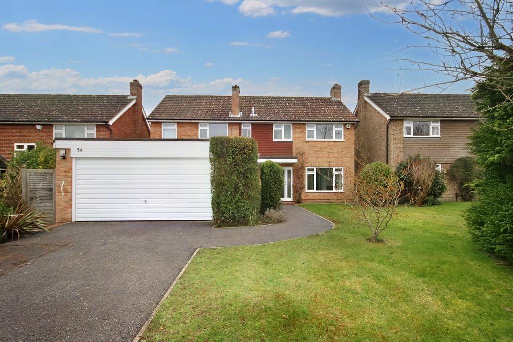 DURLESTON PARK DRIVE, GREAT BOOKHAM, KT23 4 bed detached house £2,995