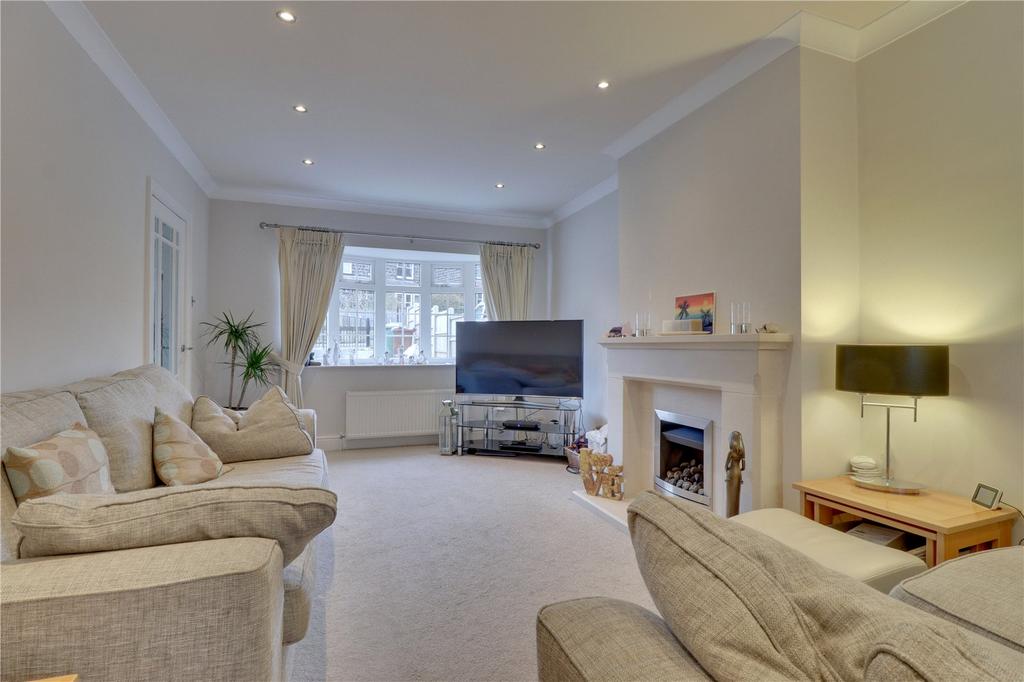 Outwood Lane, Horsforth, Leeds, West Yorkshire, LS18 3 bed semi