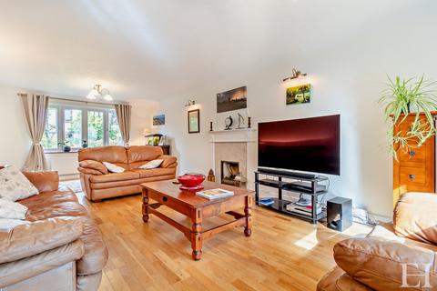 28 Valleyview Drive, Rushmere St Andrew, Ipswich, IP4 5UW