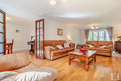 28 Valleyview Drive, Rushmere St Andrew, Ipswich, IP4 5UW