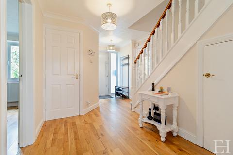 28 Valleyview Drive, Rushmere St Andrew, Ipswich, IP4 5UW