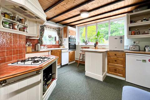 150 Walsall Road, Lichfield, WS13 8AH