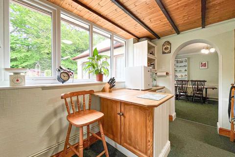 150 Walsall Road, Lichfield, WS13 8AH