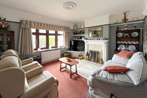 150 Walsall Road, Lichfield, WS13 8AH