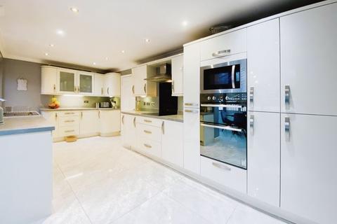 51 Afon Close, New Inn, Pontypool, NP4 0QF
