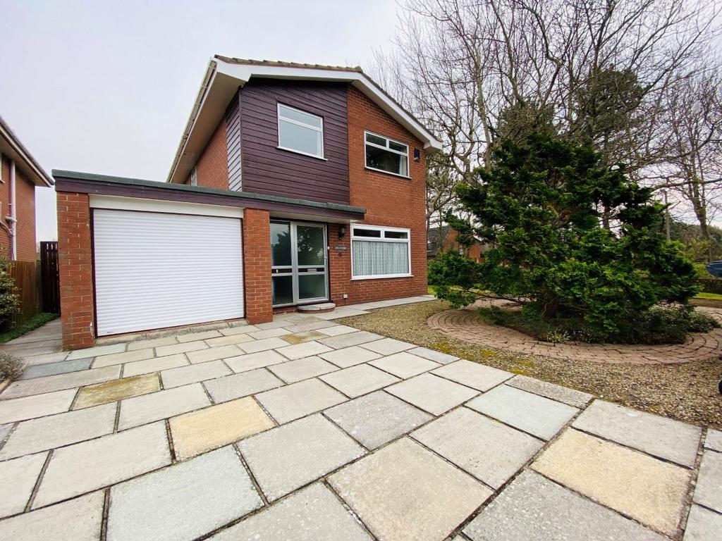 Vicarage Road, Formby, Liverpool, L37 4 bed detached house £385,000