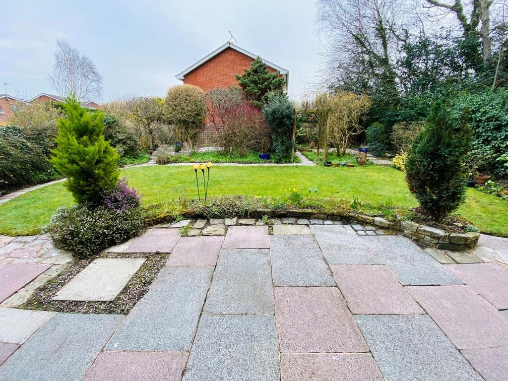 Vicarage Road, Formby, Liverpool, L37 4 bed detached house £385,000