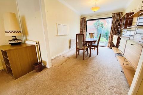 2 Vicarage Road, Formby, Liverpool, L37 1XT