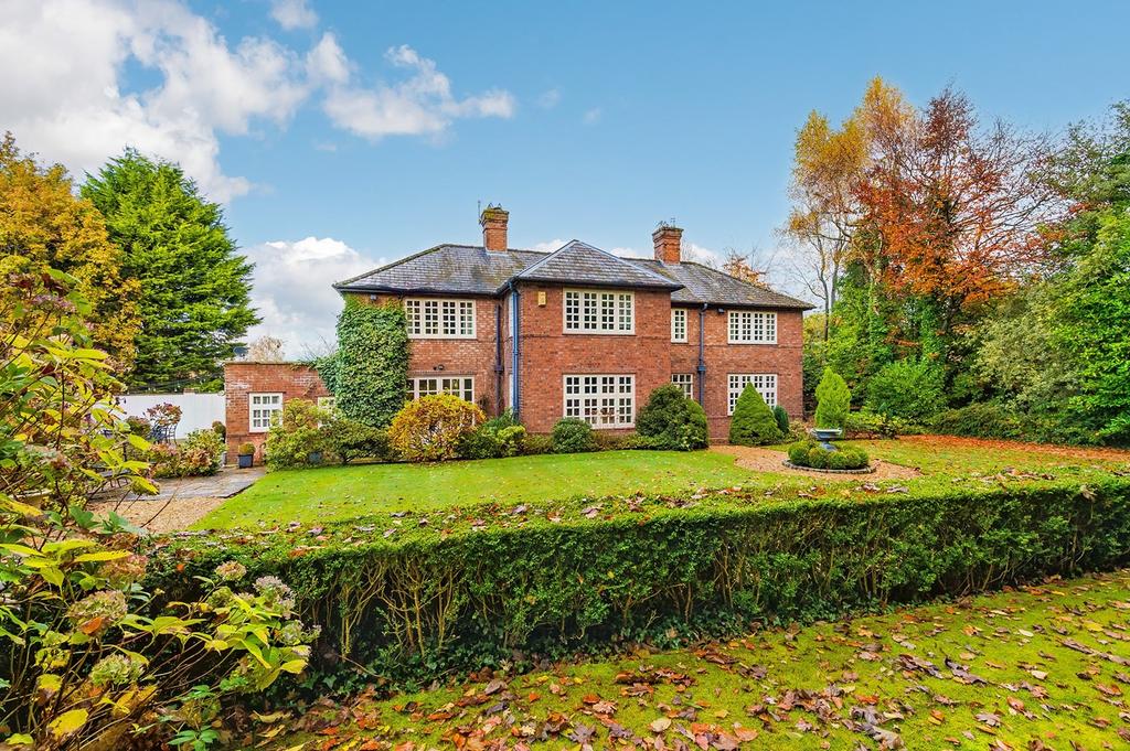 Lyons Lane, Appleton, Warrington, WA4 5 bed detached house £1,600,000